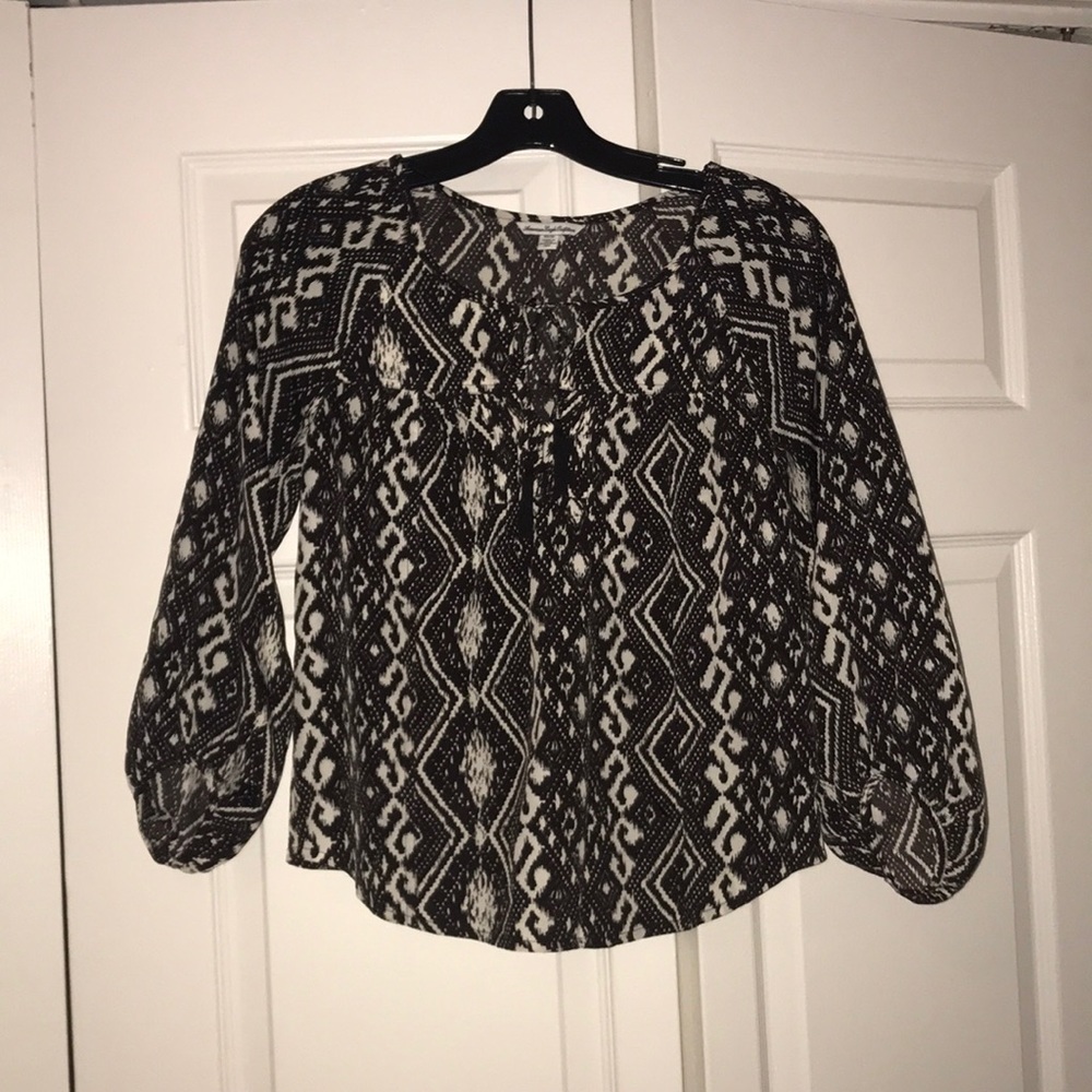 American eagle! Silky shirt with tie in front